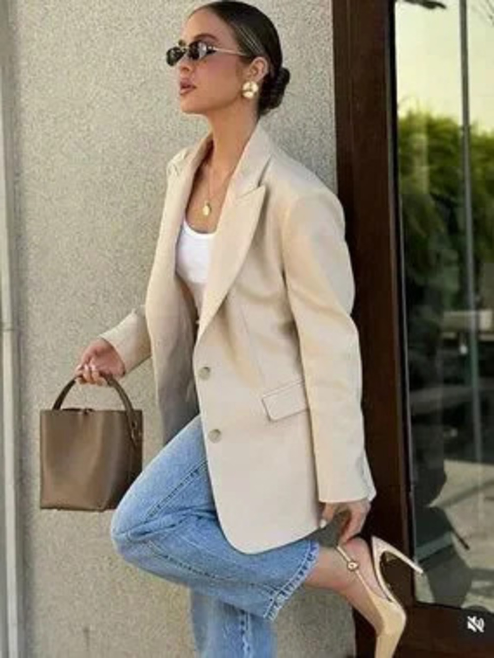 Beige Elegant Women's Button-Detail Notched Collar Casual Blazer Jacket